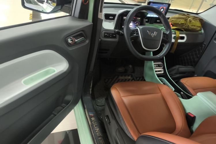 Used Wuling Hongguang MINIEV 2021 Macaron Premium Model – Lithium Iron Phosphate Driver Seat