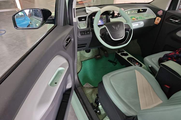 Used Wuling Hongguang MINIEV 2021 Macaron Fashion Edition Lithium-Ion Battery Driver Seat