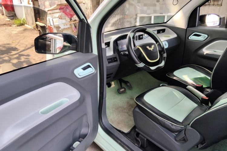 Used Wuling Hongguang MINIEV 2021 Macaron Fashion Model Lithium Iron Phosphate Driver Seat