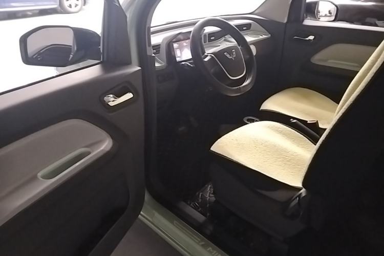 Used Wuling Hongguang MINIEV 2021 Macaron Premium Model – Lithium Iron Phosphate Driver Seat