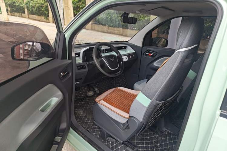Used Wuling Hongguang MINIEV 2021 Macaron Premium Model – Lithium-NMC Driver Seat