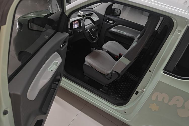 Used Wuling Hongguang MINIEV 2021 Macaron Premium Model – Lithium Iron Phosphate Driver Seat