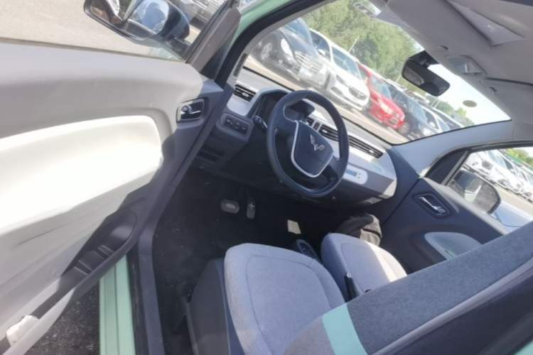 Used Wuling Hongguang MINIEV 2021 Macaron Premium Model – Lithium Iron Phosphate Driver Seat