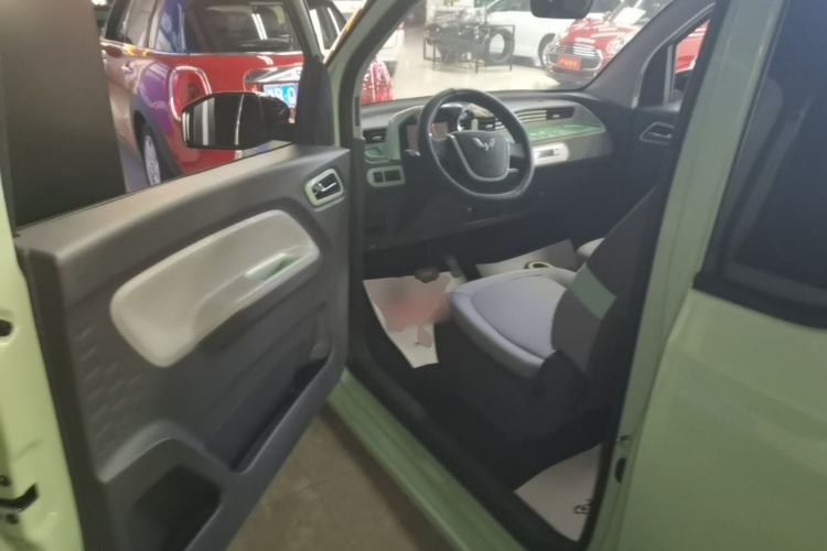 Used Wuling Hongguang MINIEV 2021 Macaron Fashion Model Lithium Iron Phosphate Driver Seat