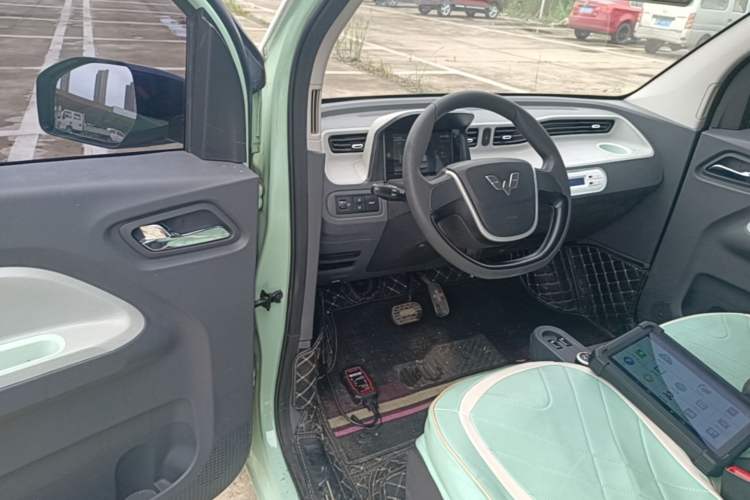 Used Wuling Hongguang MINIEV 2021 Macaron Premium Model – Lithium Iron Phosphate Driver Seat