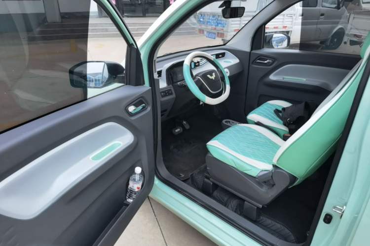 Used Wuling Hongguang MINIEV 2021 Macaron Premium Model – Lithium Iron Phosphate Driver Seat