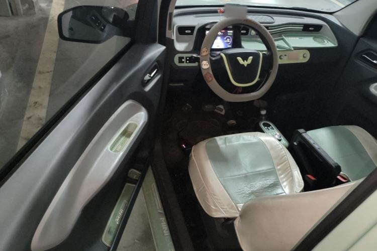 Used Wuling Hongguang MINIEV 2021 Macaron Premium Model – Lithium Iron Phosphate Driver Seat