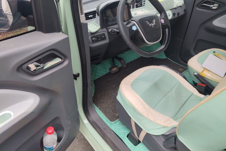 Used Wuling Hongguang MINIEV 2021 Macaron Fashion Model Lithium Iron Phosphate Driver Seat