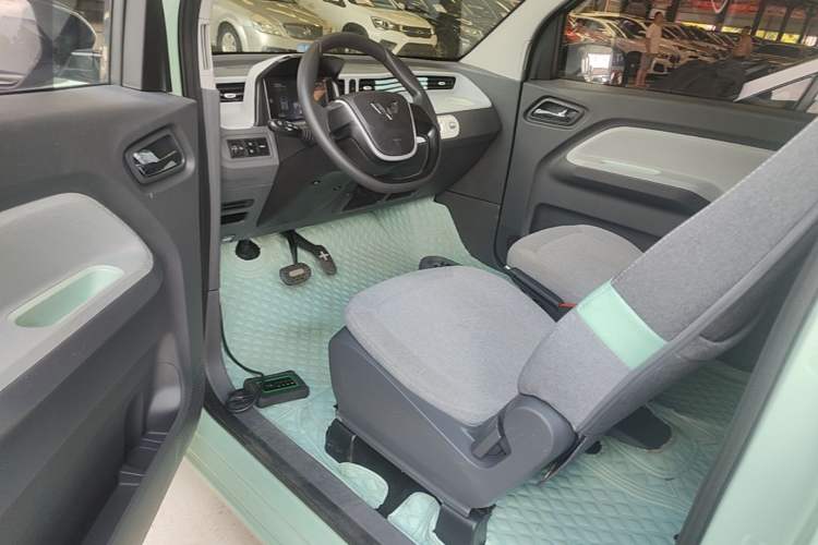 Used Wuling Hongguang MINIEV 2021 Macaron Fashion Edition Lithium-Ion Battery Driver Seat