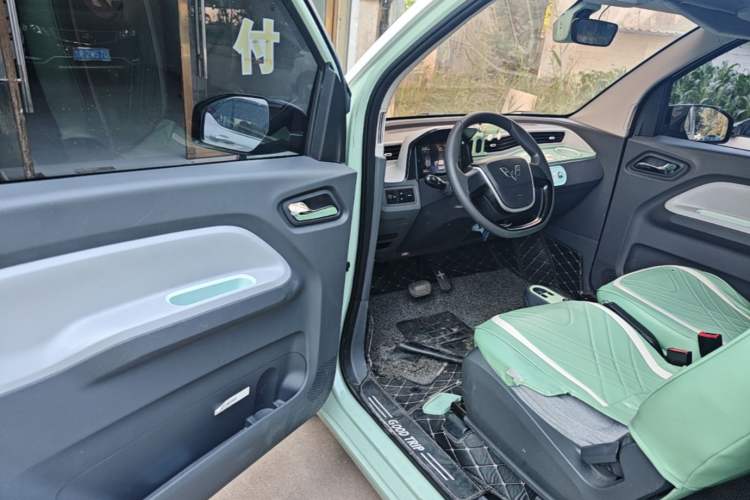 Used Wuling Hongguang MINIEV 2021 Macaron Premium Model – Lithium Iron Phosphate Driver Seat