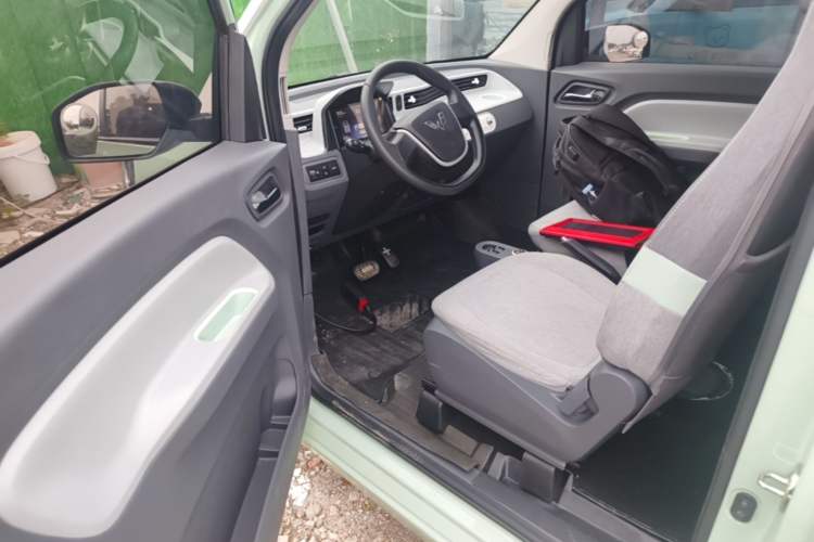 Used Wuling Hongguang MINIEV 2021 Macaron Fashion Model Lithium Iron Phosphate Driver Seat