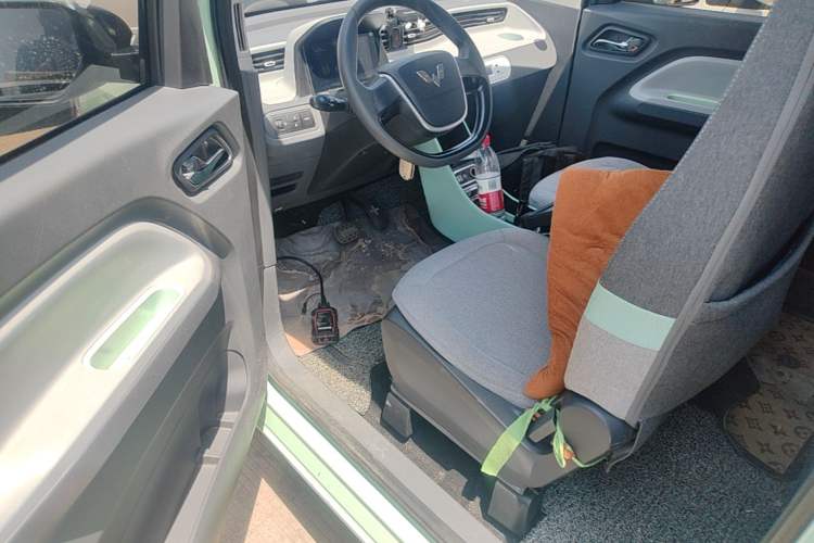 Used Wuling Hongguang MINIEV 2021 Macaron Premium Model – Lithium Iron Phosphate Driver Seat