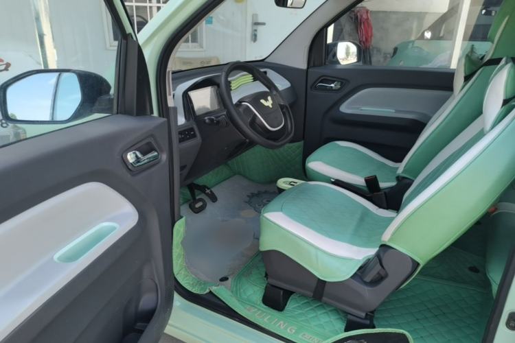 Used Wuling Hongguang MINIEV 2021 Macaron Fashion Model Lithium Iron Phosphate Driver Seat