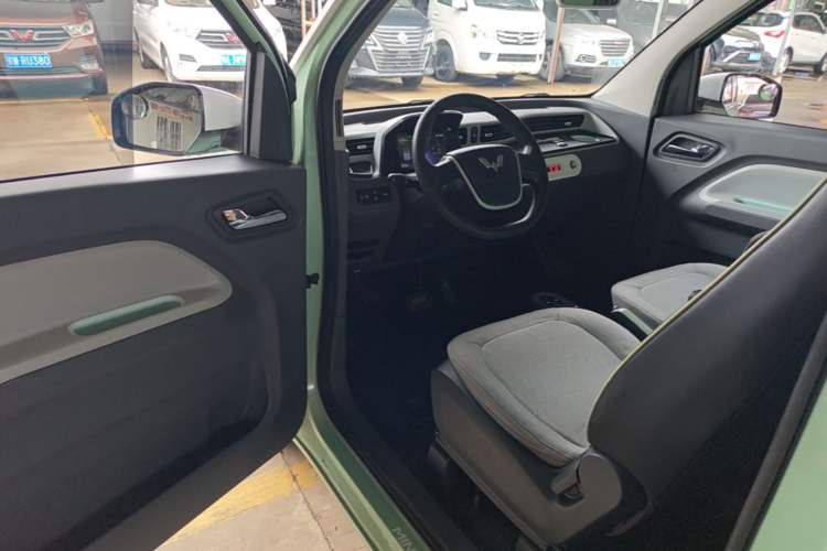 Used Wuling Hongguang MINIEV 2021 Macaron Fashion Model Lithium Iron Phosphate Driver Seat
