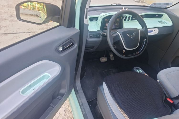 Used Wuling Hongguang MINIEV 2021 Macaron Fashion Model Lithium Iron Phosphate Driver Seat