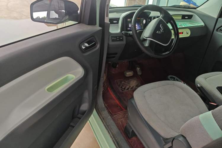 Used Wuling Hongguang MINIEV 2021 Macaron Fashion Model Lithium Iron Phosphate Driver Seat
