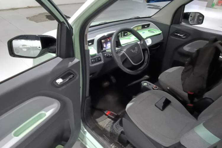 Used Wuling Hongguang MINIEV 2021 Macaron Premium Model – Lithium Iron Phosphate Driver Seat