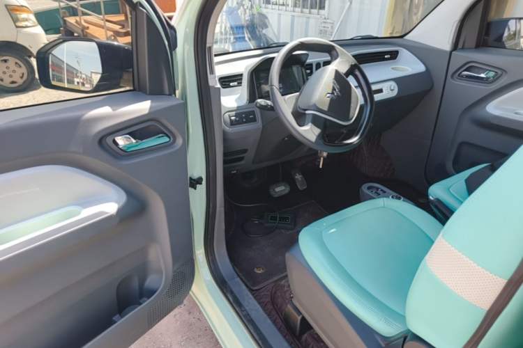 Used Wuling Hongguang MINIEV 2021 Macaron Fashion Model Lithium Iron Phosphate Driver Seat