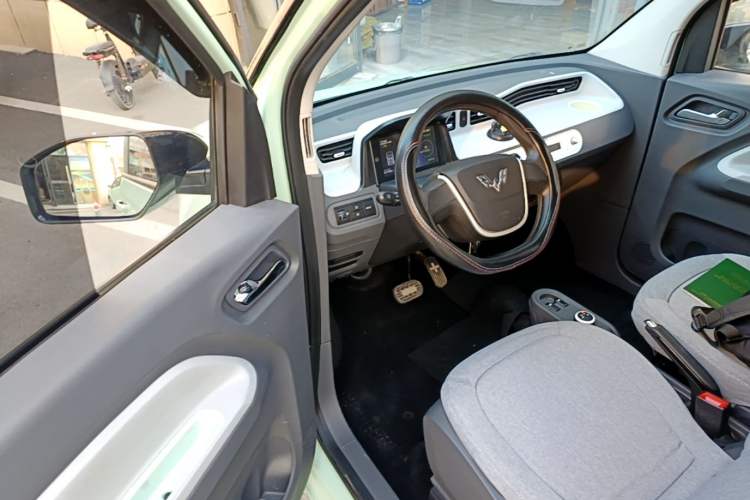 Used Wuling Hongguang MINIEV 2021 Macaron Premium Model – Lithium Iron Phosphate Driver Seat