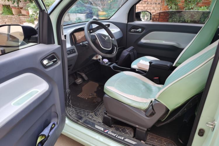 Used Wuling Hongguang MINIEV 2021 Macaron Fashion Model Lithium Iron Phosphate Driver Seat