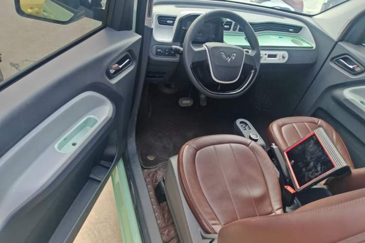 Used Wuling Hongguang MINIEV 2021 Macaron Premium Model – Lithium Iron Phosphate Driver Seat