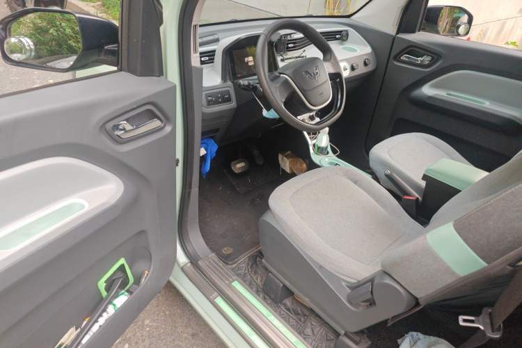 Used Wuling Hongguang MINIEV 2021 Macaron Premium Model – Lithium Iron Phosphate Driver Seat