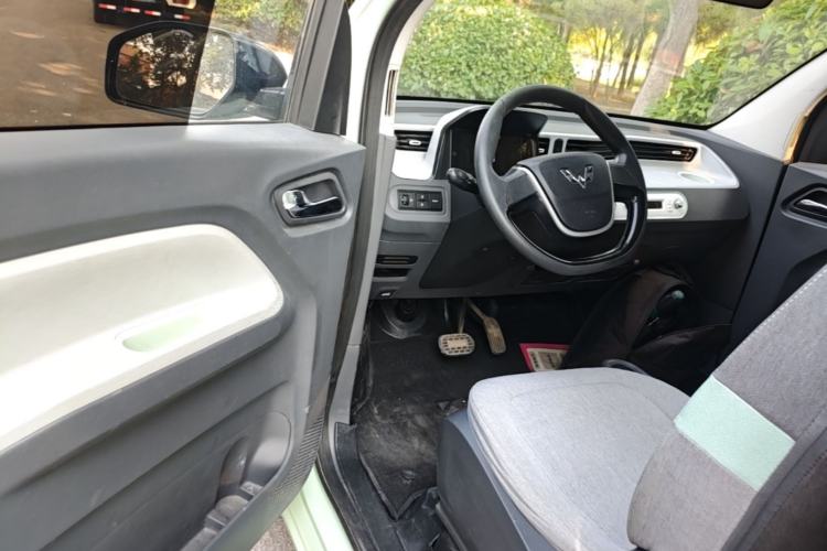 Used Wuling Hongguang MINIEV 2021 Macaron Fashion Model Lithium Iron Phosphate Driver Seat
