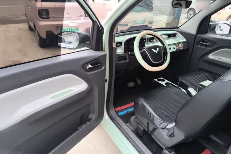 Used Wuling Hongguang MINIEV 2021 Macaron Fashion Model Lithium Iron Phosphate Driver Seat