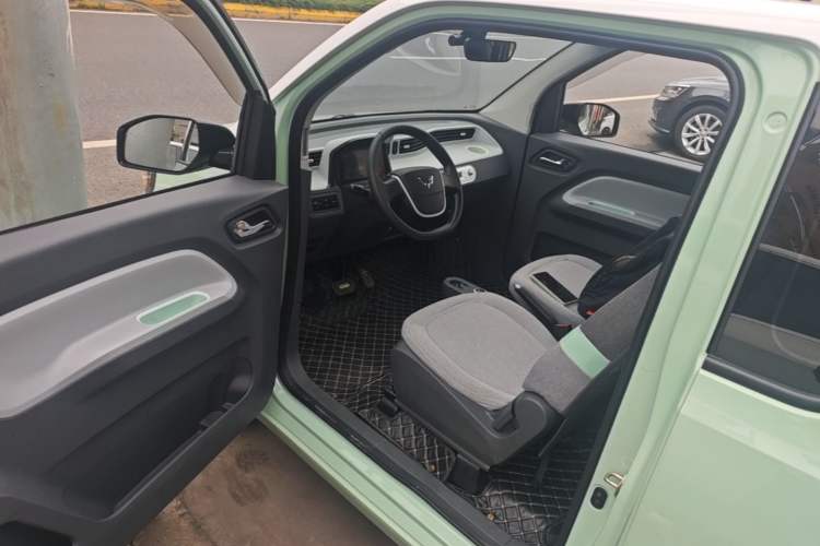 Used Wuling Hongguang MINIEV 2021 Macaron Premium Model – Lithium-NMC Driver Seat