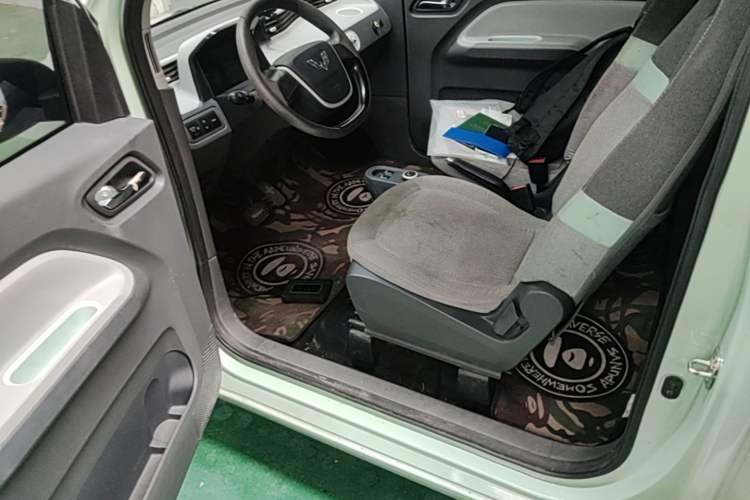 Used Wuling Hongguang MINIEV 2021 Macaron Premium Model – Lithium Iron Phosphate Driver Seat