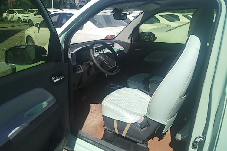 Used Wuling Hongguang MINIEV 2021 Macaron Premium Model – Lithium Iron Phosphate Driver Seat