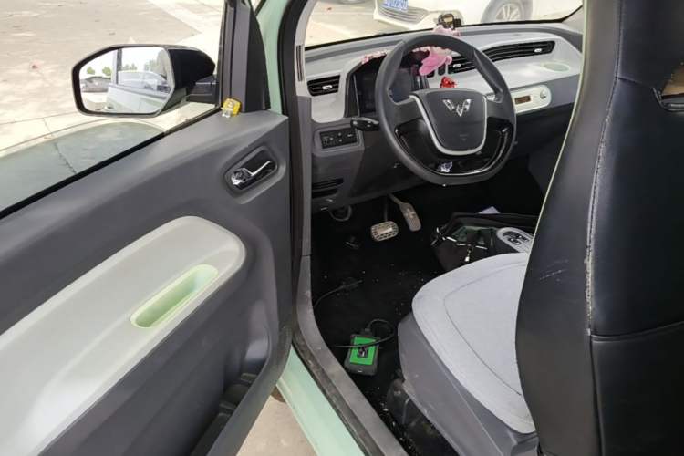 Used Wuling Hongguang MINIEV 2021 Macaron Premium Model – Lithium Iron Phosphate Driver Seat