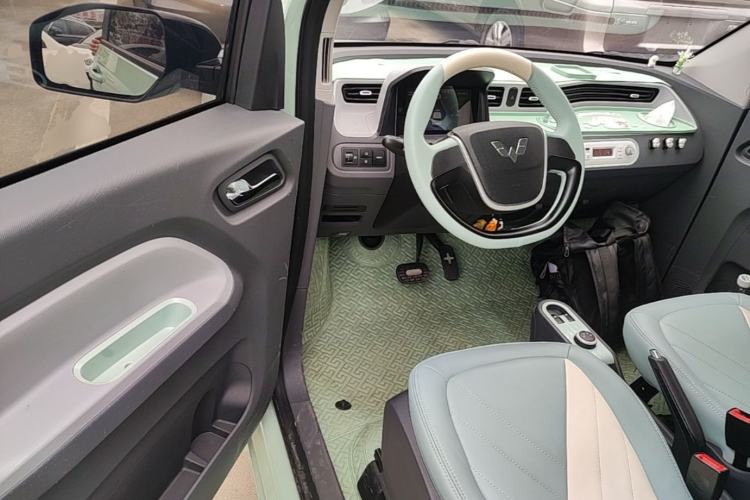 Used Wuling Hongguang MINIEV 2021 Macaron Sandwich Model 120 km Lithium Iron Phosphate Driver Seat