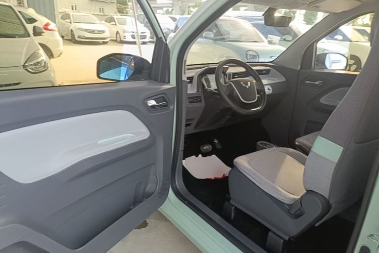 Used Wuling Hongguang MINIEV 2021 Macaron Fashion Model Lithium Iron Phosphate Driver Seat
