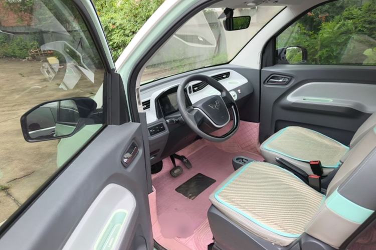 Used Wuling Hongguang MINIEV 2021 Macaron Fashion Model Lithium Iron Phosphate Driver Seat