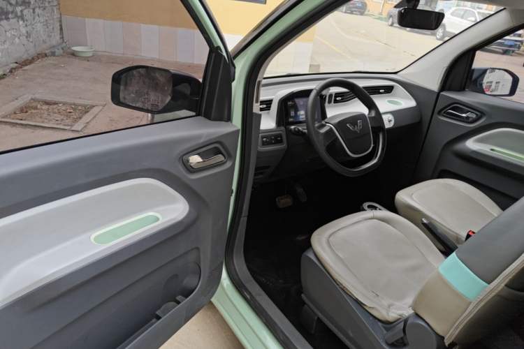 Used Wuling Hongguang MINIEV 2021 Macaron Fashion Model Lithium Iron Phosphate Driver Seat