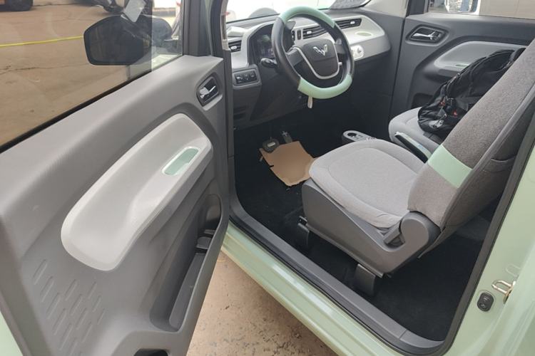 Used Wuling Hongguang MINIEV 2021 Macaron Sandwich Model 170 km Lithium Iron Phosphate Driver Seat