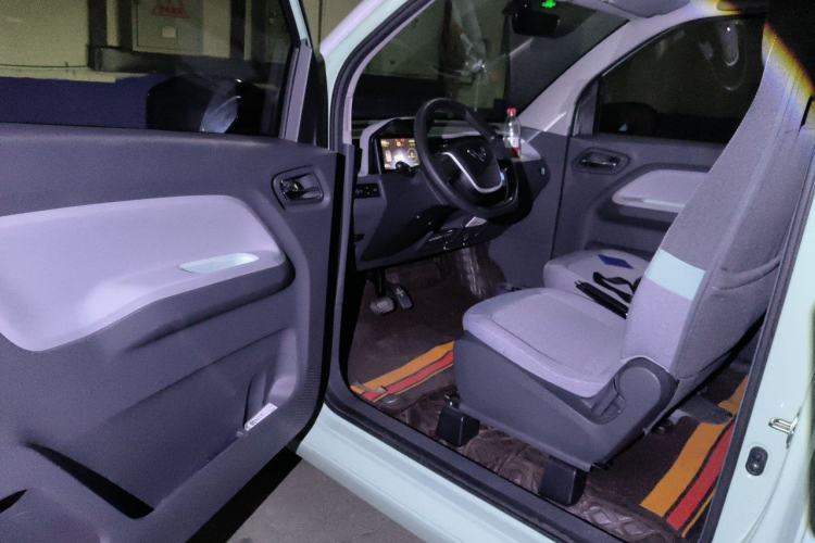 Used Wuling Hongguang MINIEV 2021 Macaron Fashion Model Lithium Iron Phosphate Driver Seat