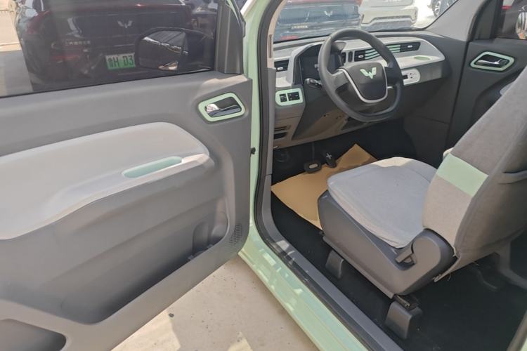 Used Wuling Hongguang MINIEV 2021 Macaron Premium Model – Lithium Iron Phosphate Driver Seat