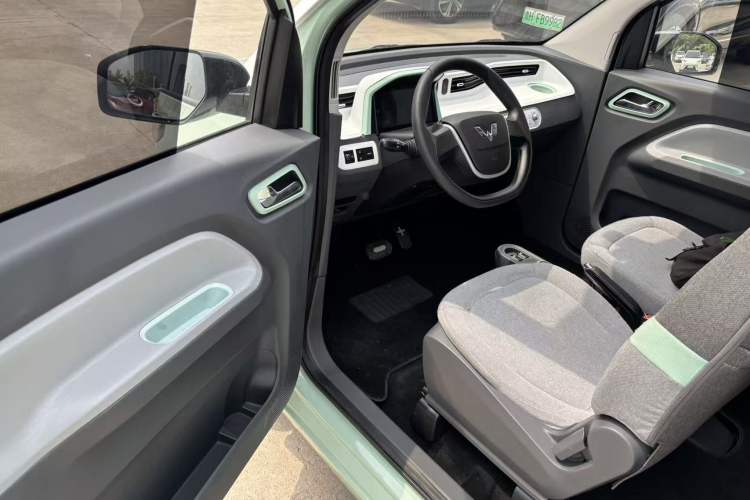Used Wuling Hongguang MINIEV 2021 Macaron Premium Model – Lithium-NMC Driver Seat