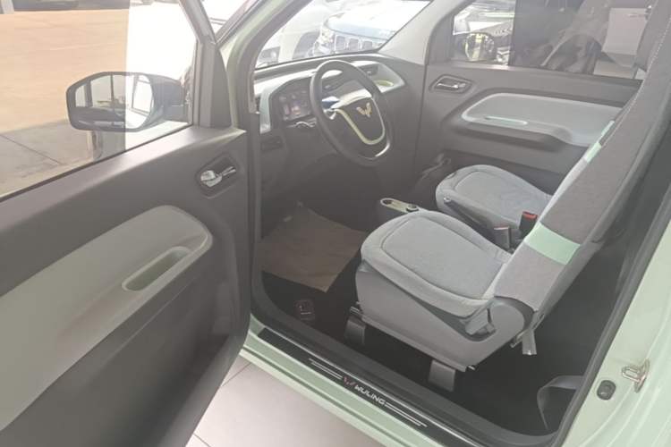 Used Wuling Hongguang MINIEV 2021 Macaron Premium Model – Lithium-NMC Driver Seat