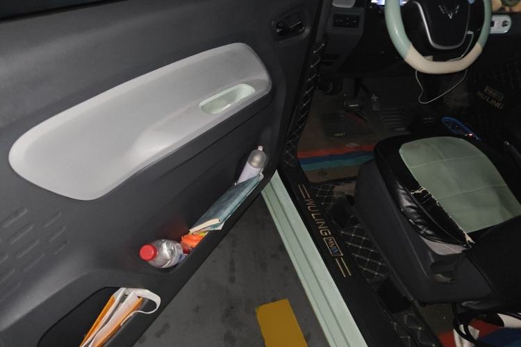 Used Wuling Hongguang MINIEV 2021 Macaron Fashion Model Lithium Iron Phosphate Driver Seat