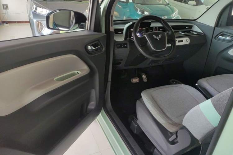 Used Wuling Hongguang MINIEV 2021 Macaron Fashion Edition Lithium-Ion Battery Driver Seat
