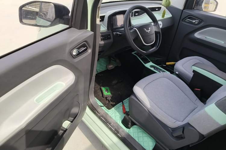 Used Wuling Hongguang MINIEV 2021 Macaron Premium Model – Lithium Iron Phosphate Driver Seat