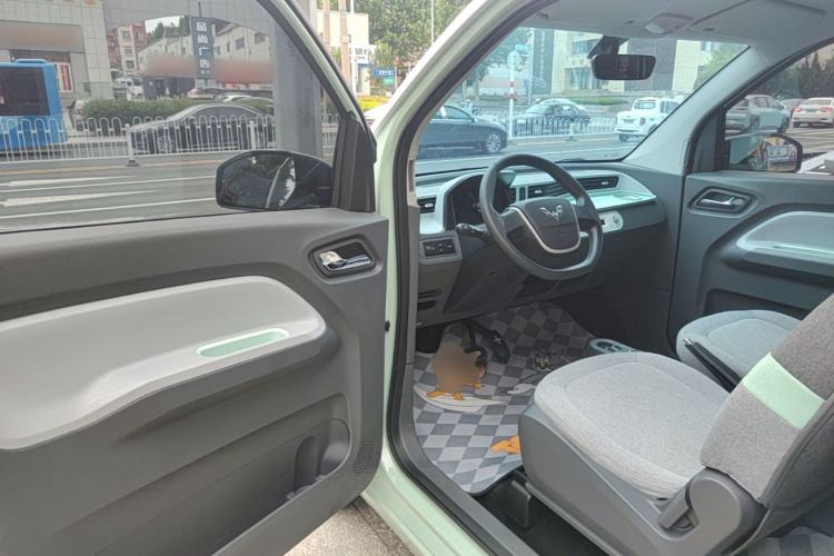 Used Wuling Hongguang MINIEV 2021 Macaron Fashion Model Lithium Iron Phosphate Driver Seat