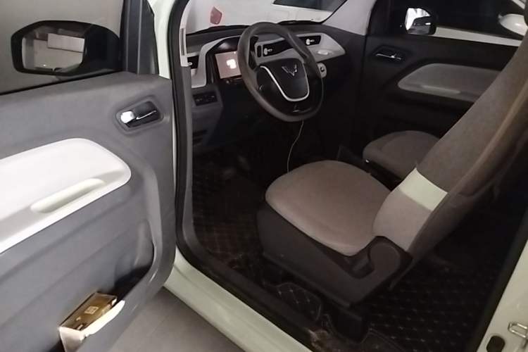 Used Wuling Hongguang MINIEV 2021 Macaron Fashion Edition Lithium-Ion Battery Driver Seat