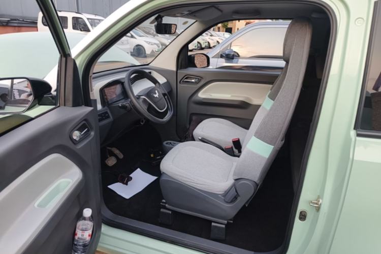 Used Wuling Hongguang MINIEV 2021 Macaron Fashion Model Lithium Iron Phosphate Driver Seat