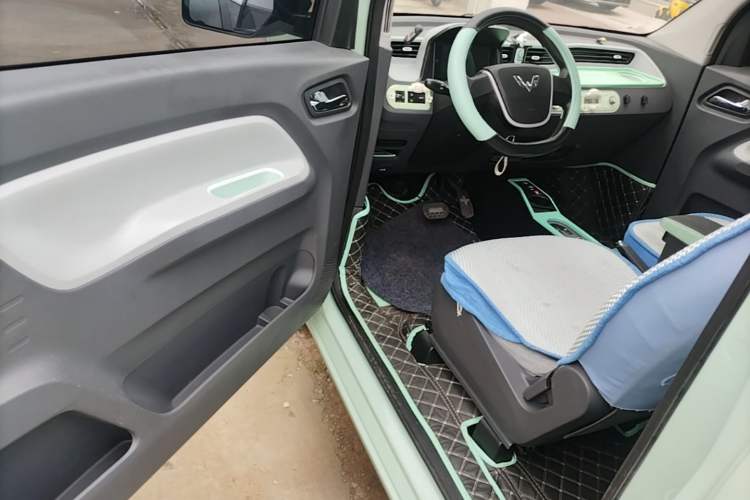 Used Wuling Hongguang MINIEV 2021 Macaron Premium Model – Lithium-NMC Driver Seat