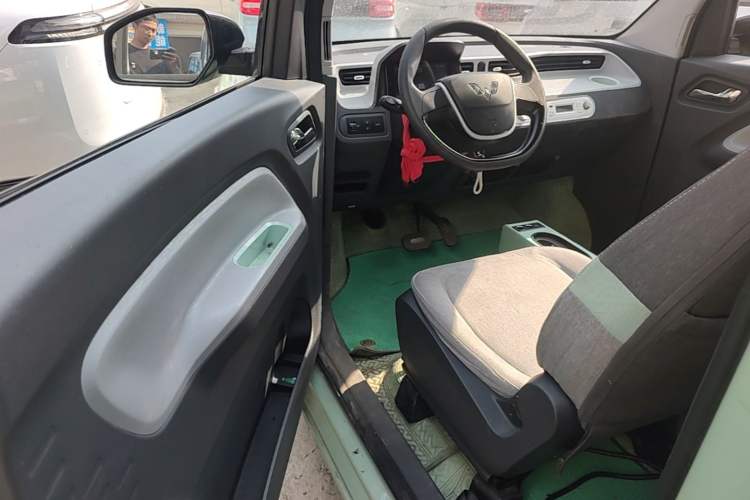 Used Wuling Hongguang MINIEV 2021 Macaron Fashion Model Lithium Iron Phosphate Driver Seat