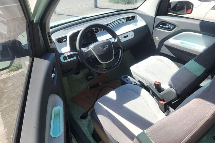 Used Wuling Hongguang MINIEV 2021 Macaron Premium Model – Lithium Iron Phosphate Driver Seat